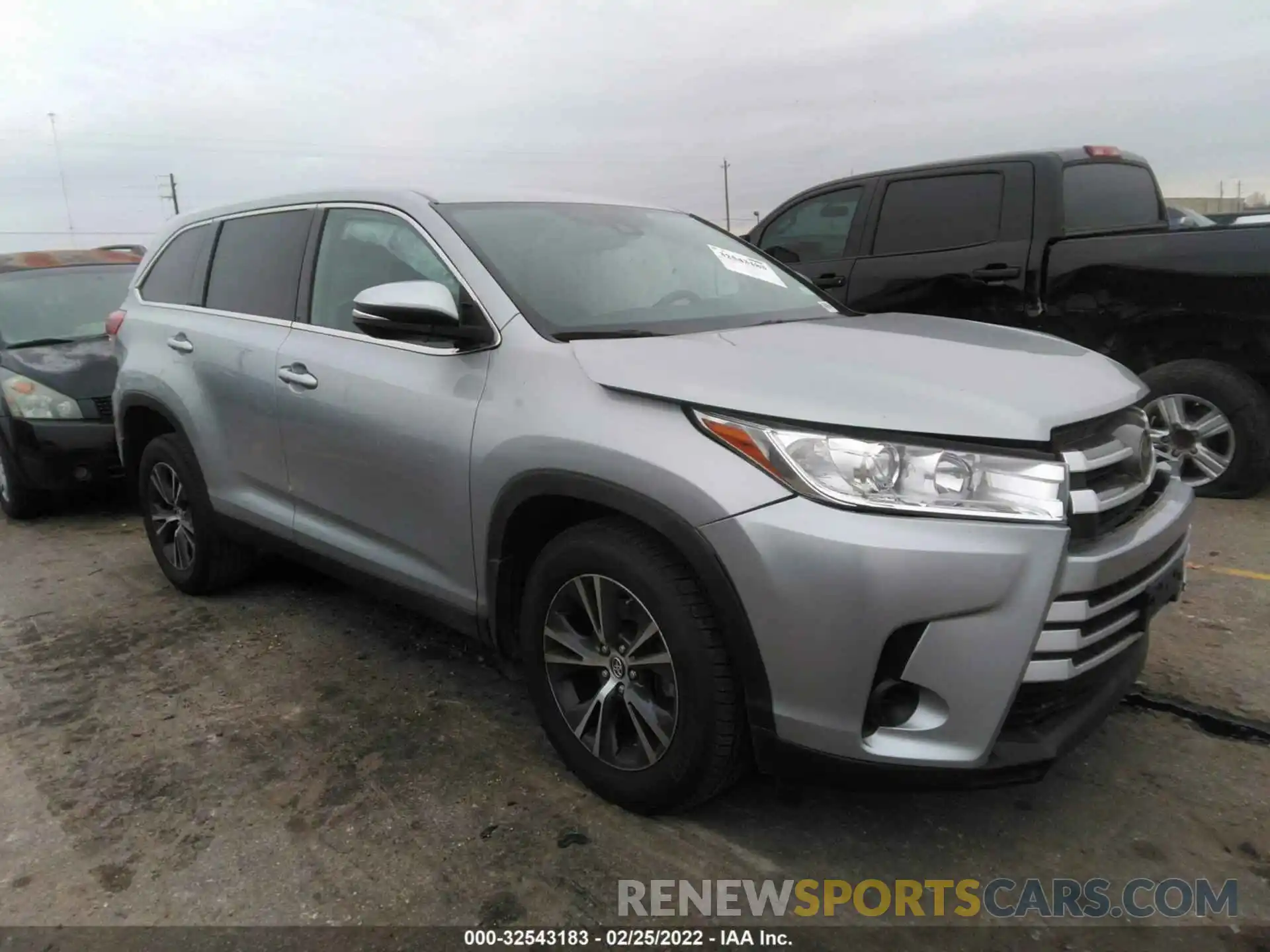 1 Photograph of a damaged car 5TDBZRFH7KS938318 TOYOTA HIGHLANDER 2019