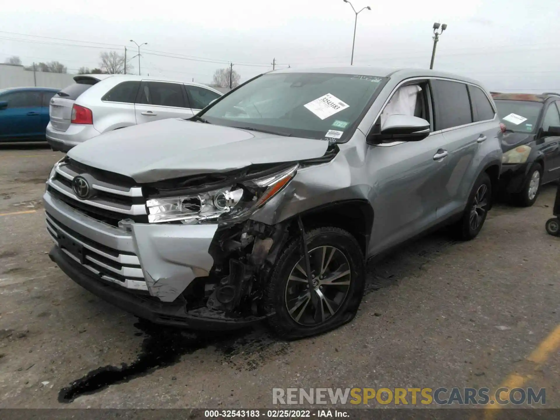 2 Photograph of a damaged car 5TDBZRFH7KS938318 TOYOTA HIGHLANDER 2019