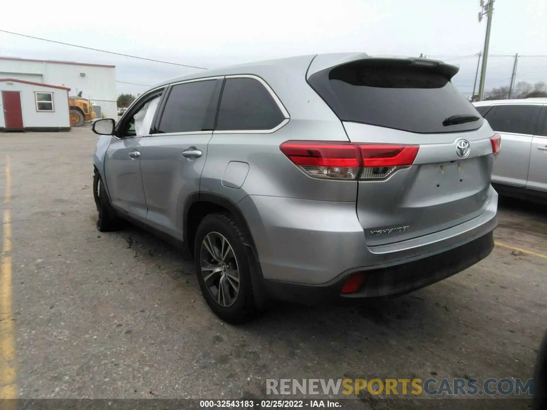 3 Фотография поврежденного автомобиля 5TDBZRFH7KS938318 TOYOTA HIGHLANDER 2019