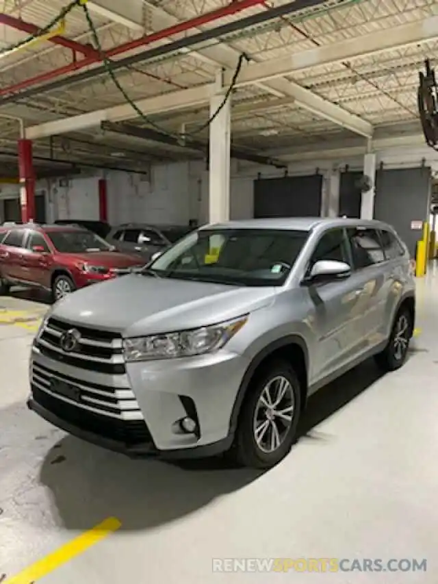 1 Photograph of a damaged car 5TDBZRFH7KS944507 TOYOTA HIGHLANDER 2019