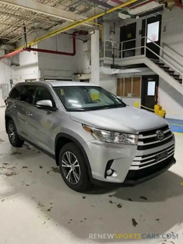 2 Photograph of a damaged car 5TDBZRFH7KS944507 TOYOTA HIGHLANDER 2019