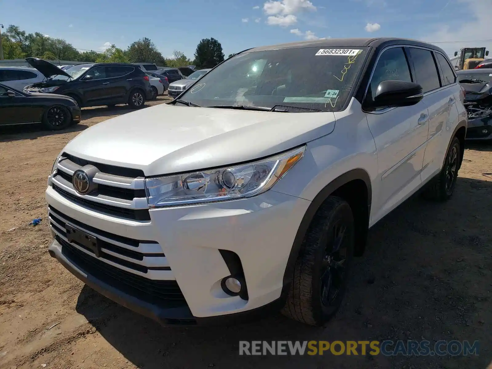 2 Photograph of a damaged car 5TDBZRFH7KS945236 TOYOTA HIGHLANDER 2019