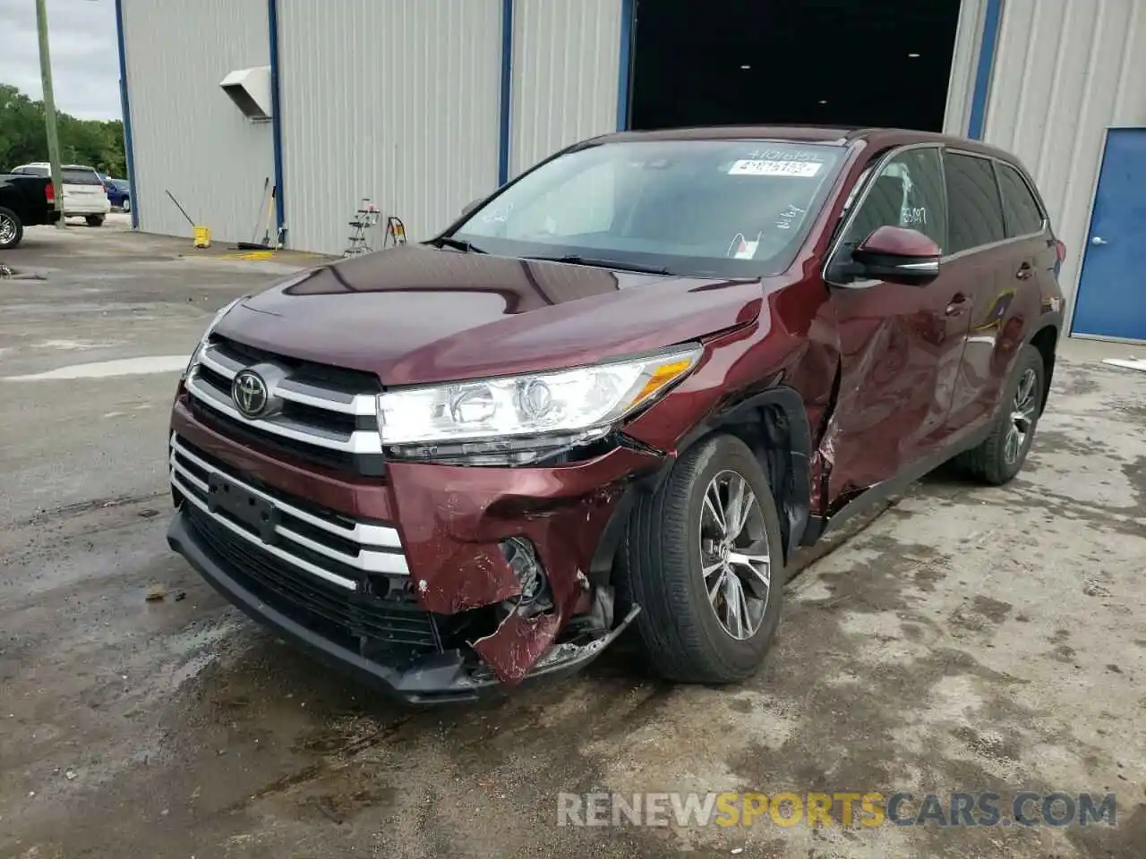 2 Photograph of a damaged car 5TDBZRFH7KS955006 TOYOTA HIGHLANDER 2019