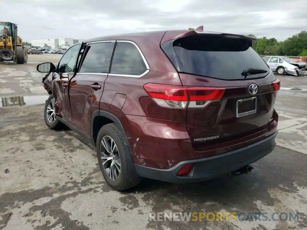 3 Photograph of a damaged car 5TDBZRFH7KS955006 TOYOTA HIGHLANDER 2019