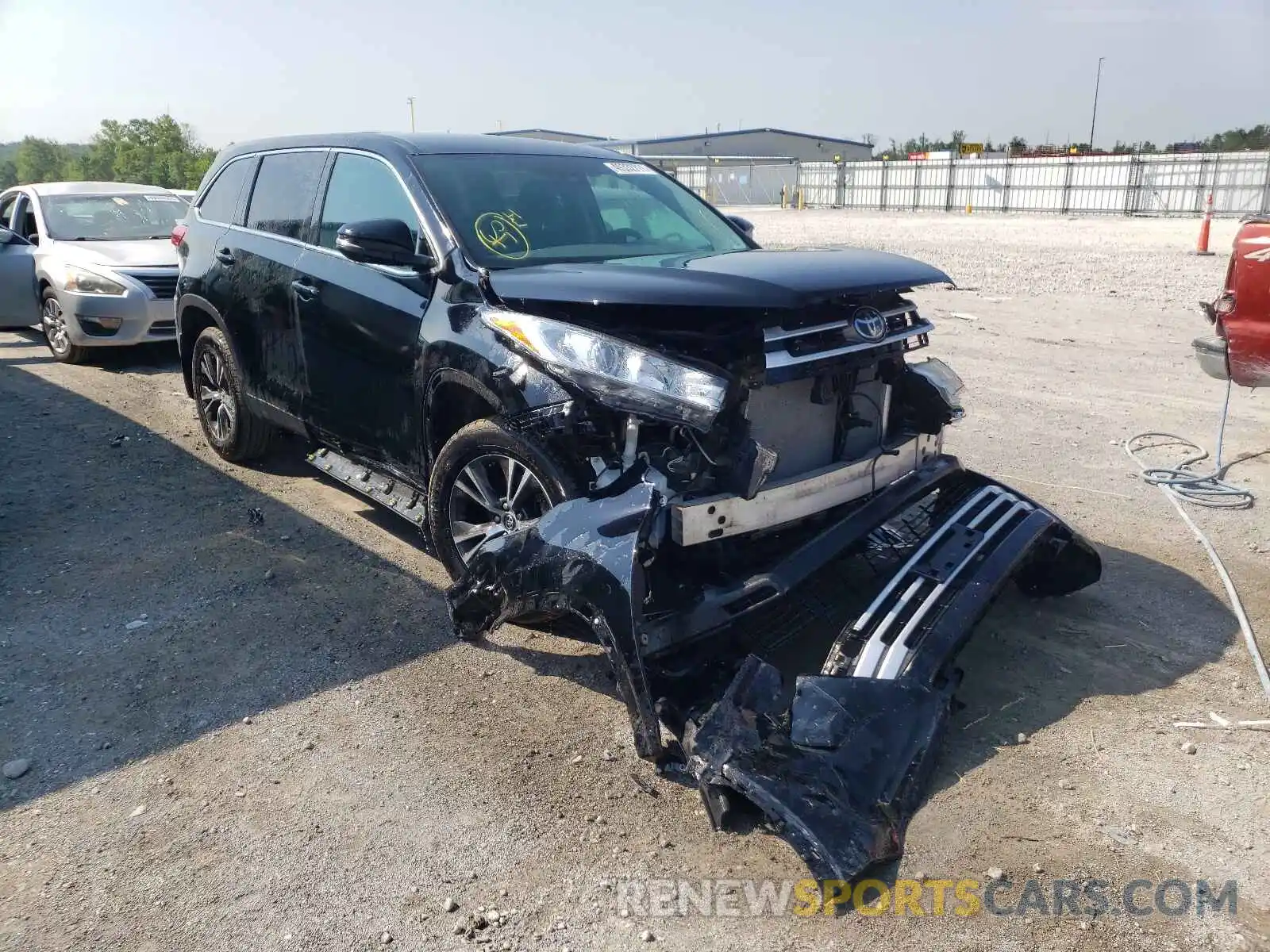 1 Photograph of a damaged car 5TDBZRFH7KS962750 TOYOTA HIGHLANDER 2019