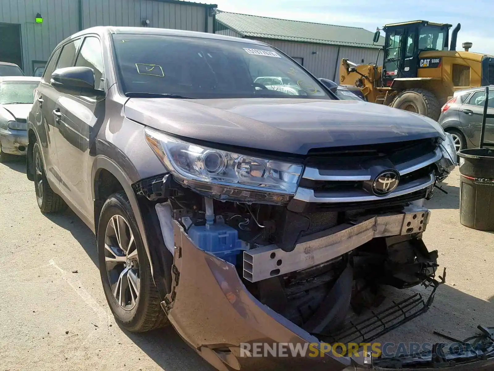 1 Photograph of a damaged car 5TDBZRFH7KS964319 TOYOTA HIGHLANDER 2019