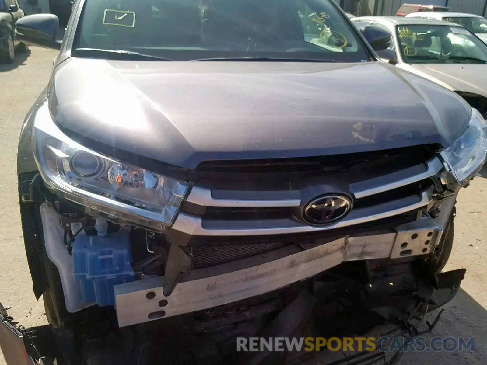 7 Photograph of a damaged car 5TDBZRFH7KS964319 TOYOTA HIGHLANDER 2019