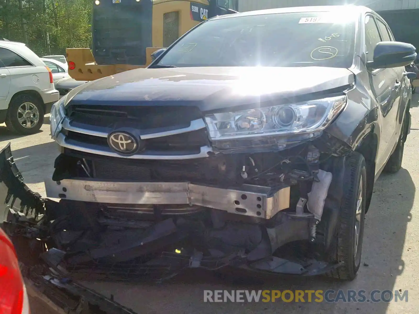 9 Photograph of a damaged car 5TDBZRFH7KS964319 TOYOTA HIGHLANDER 2019