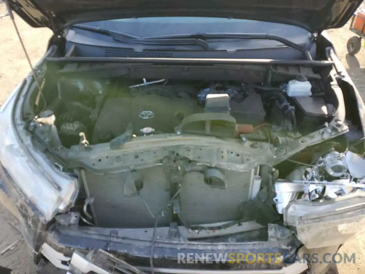 12 Photograph of a damaged car 5TDBZRFH7KS972727 TOYOTA HIGHLANDER 2019