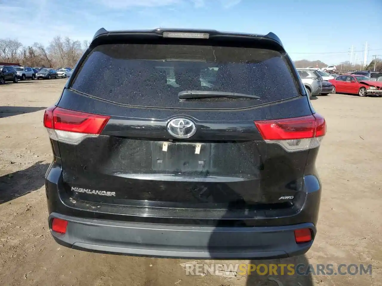 6 Photograph of a damaged car 5TDBZRFH7KS972727 TOYOTA HIGHLANDER 2019