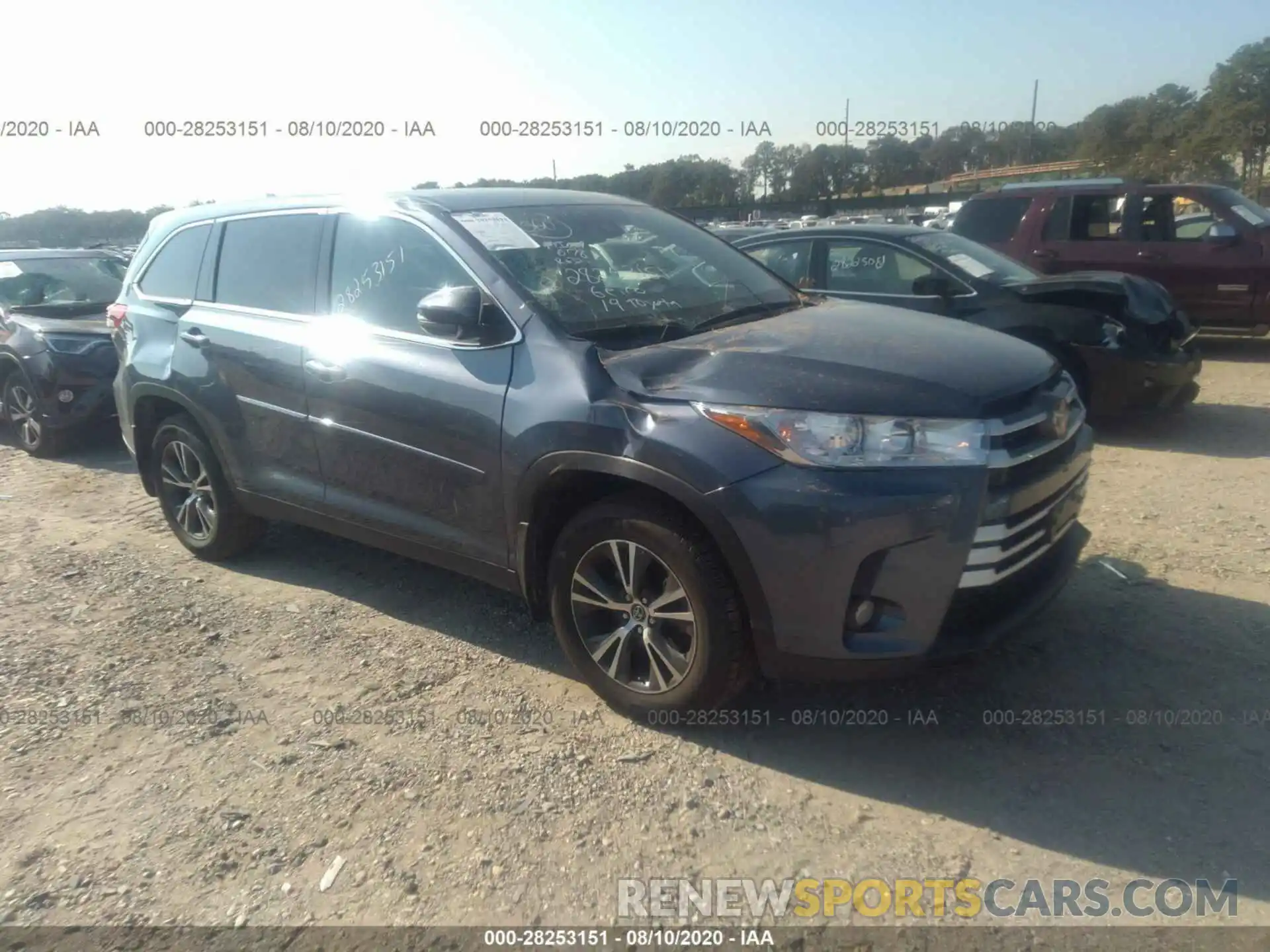 1 Photograph of a damaged car 5TDBZRFH7KS977507 TOYOTA HIGHLANDER 2019