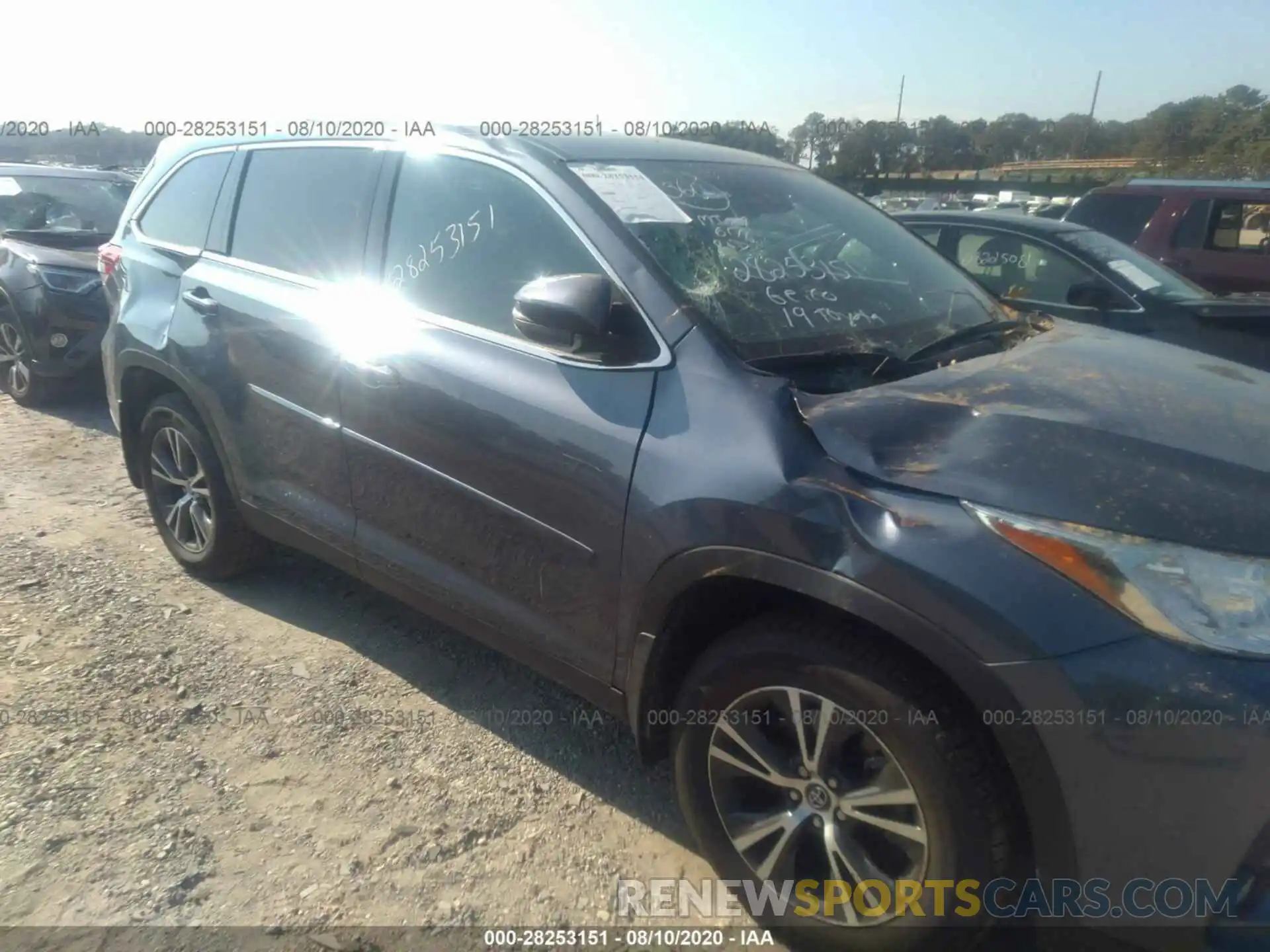 6 Photograph of a damaged car 5TDBZRFH7KS977507 TOYOTA HIGHLANDER 2019