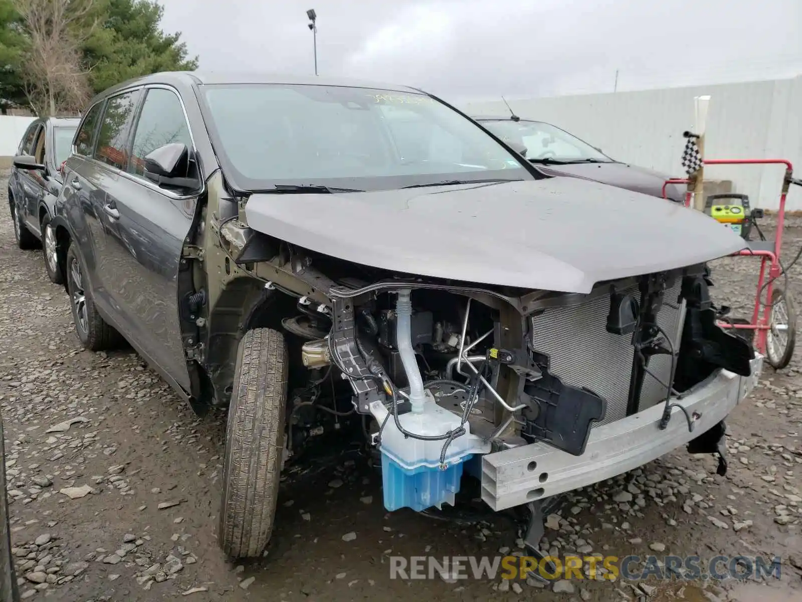 1 Photograph of a damaged car 5TDBZRFH7KS980049 TOYOTA HIGHLANDER 2019