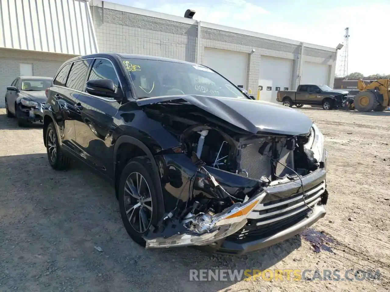 1 Photograph of a damaged car 5TDBZRFH7KS983193 TOYOTA HIGHLANDER 2019