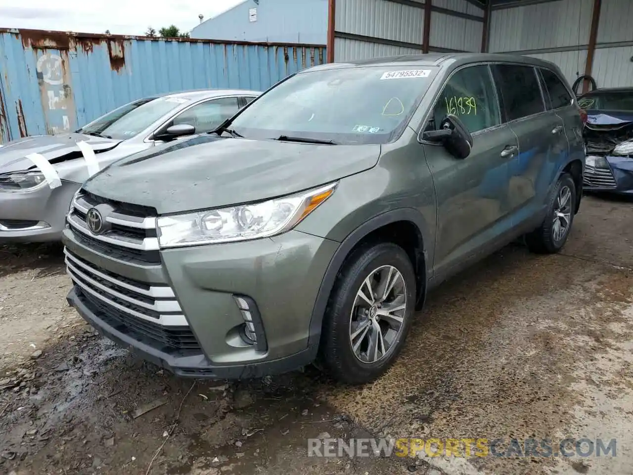 2 Photograph of a damaged car 5TDBZRFH7KS996929 TOYOTA HIGHLANDER 2019