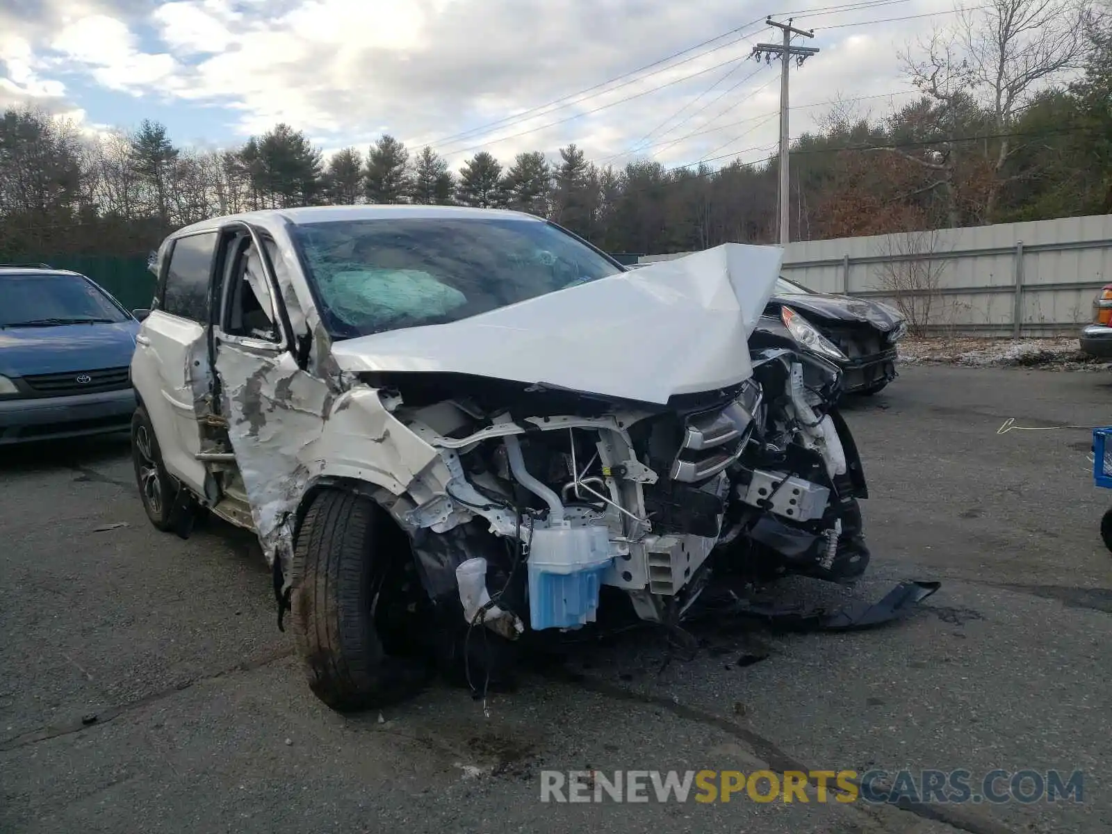 1 Photograph of a damaged car 5TDBZRFH8KS703975 TOYOTA HIGHLANDER 2019