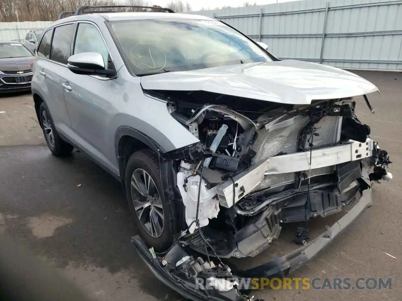 1 Photograph of a damaged car 5TDBZRFH8KS709646 TOYOTA HIGHLANDER 2019