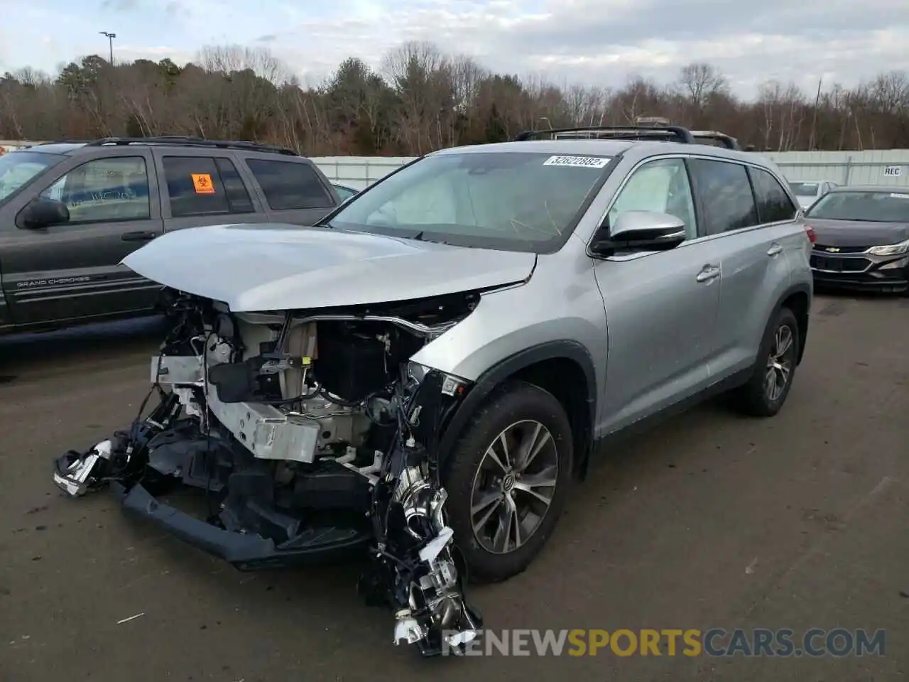 2 Photograph of a damaged car 5TDBZRFH8KS709646 TOYOTA HIGHLANDER 2019