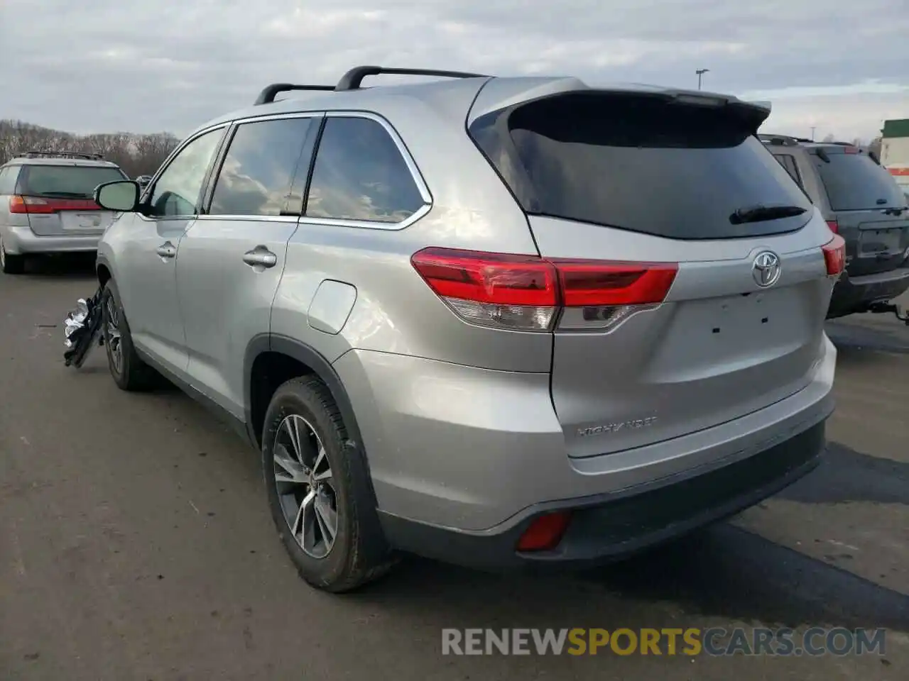 3 Фотография поврежденного автомобиля 5TDBZRFH8KS709646 TOYOTA HIGHLANDER 2019