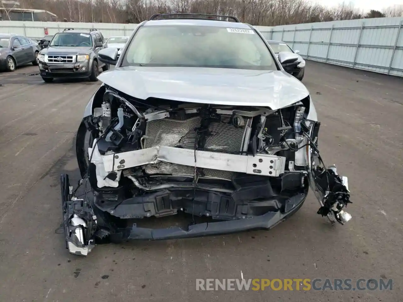 9 Photograph of a damaged car 5TDBZRFH8KS709646 TOYOTA HIGHLANDER 2019