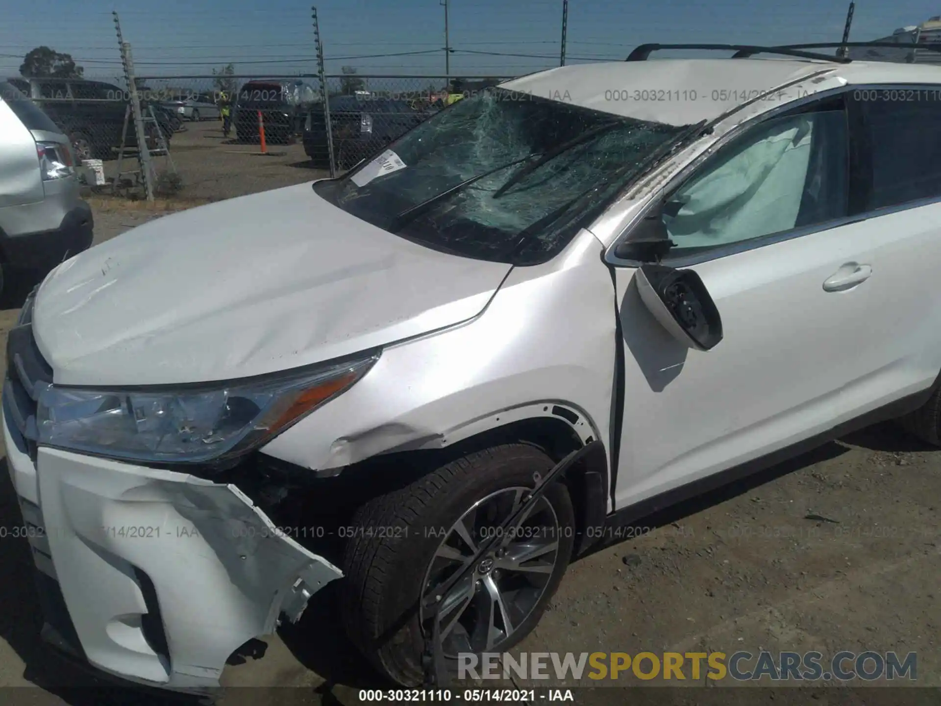 6 Photograph of a damaged car 5TDBZRFH8KS722803 TOYOTA HIGHLANDER 2019