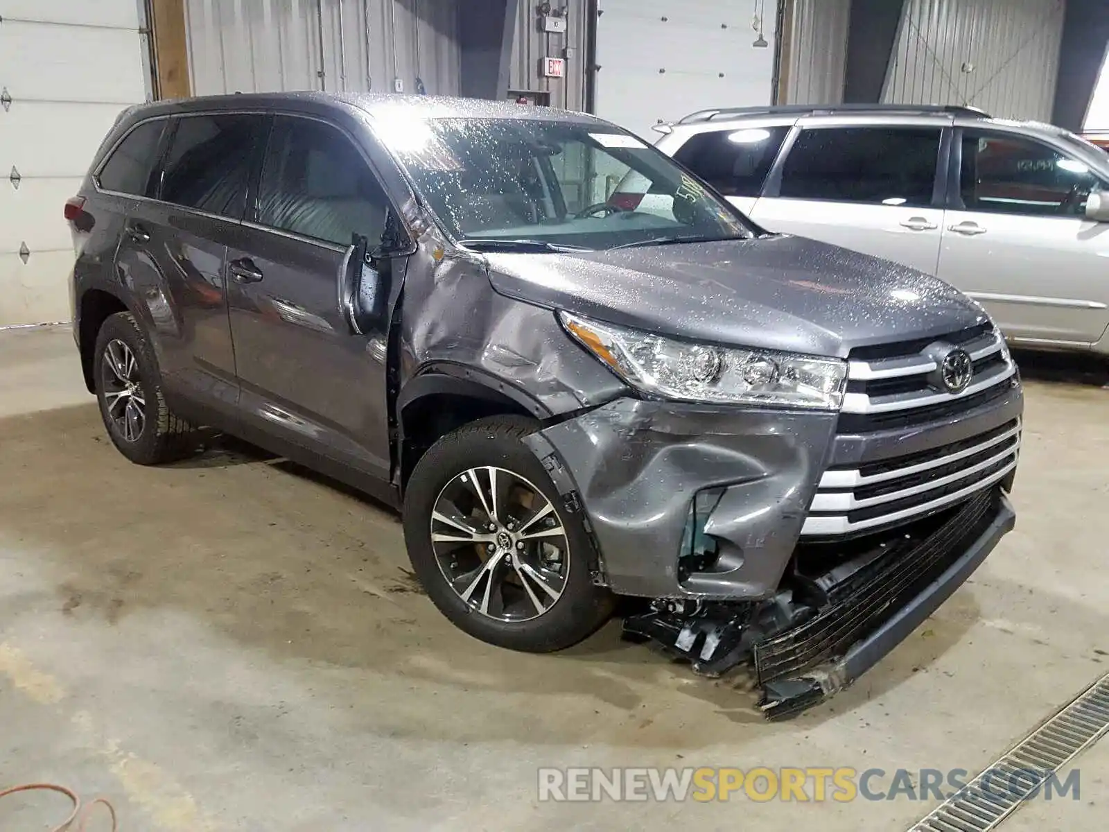 1 Photograph of a damaged car 5TDBZRFH8KS725118 TOYOTA HIGHLANDER 2019