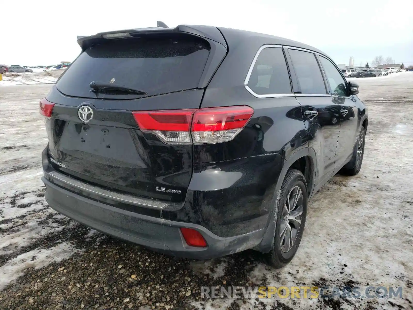 4 Photograph of a damaged car 5TDBZRFH8KS728780 TOYOTA HIGHLANDER 2019