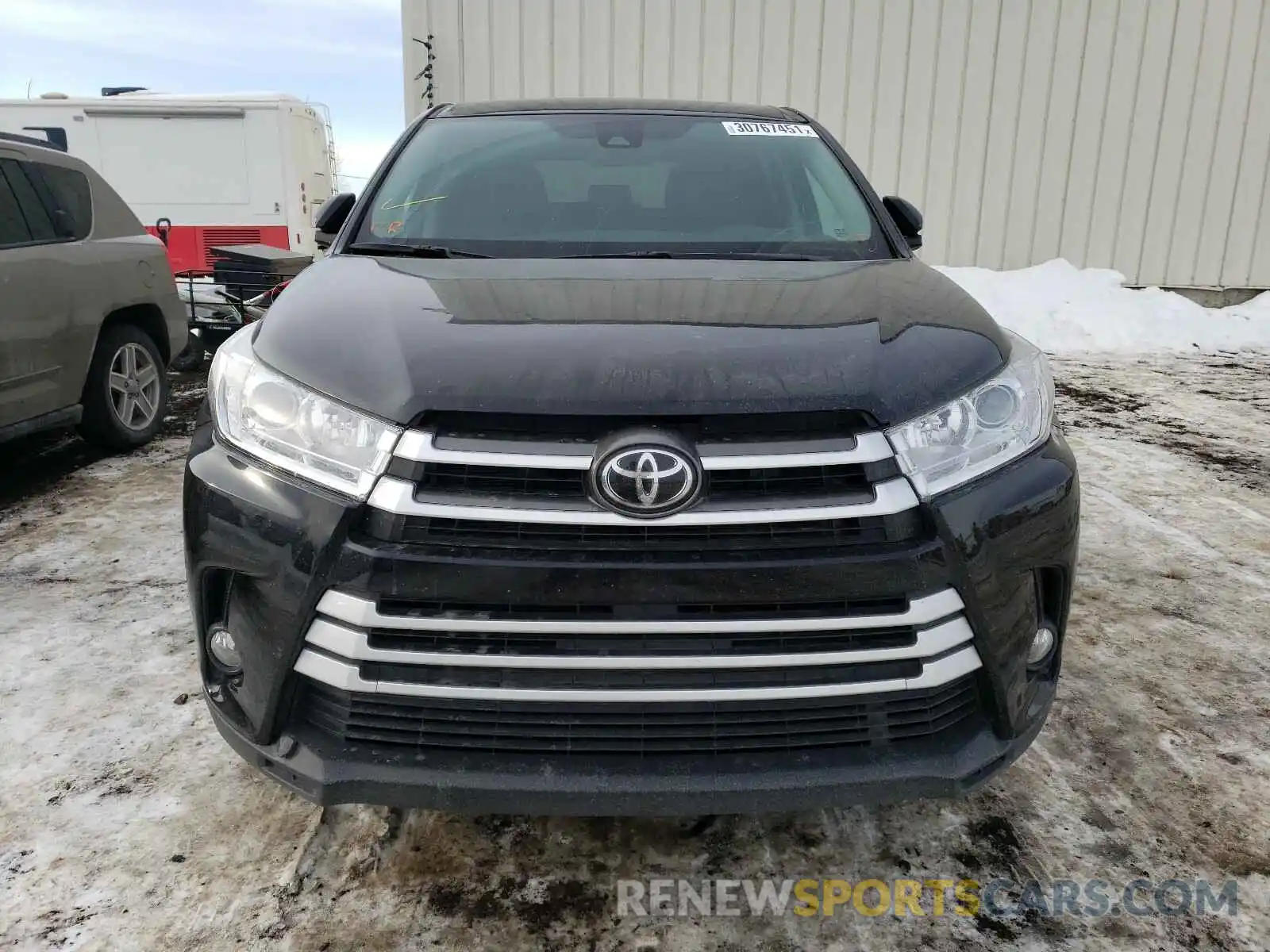 9 Photograph of a damaged car 5TDBZRFH8KS728780 TOYOTA HIGHLANDER 2019