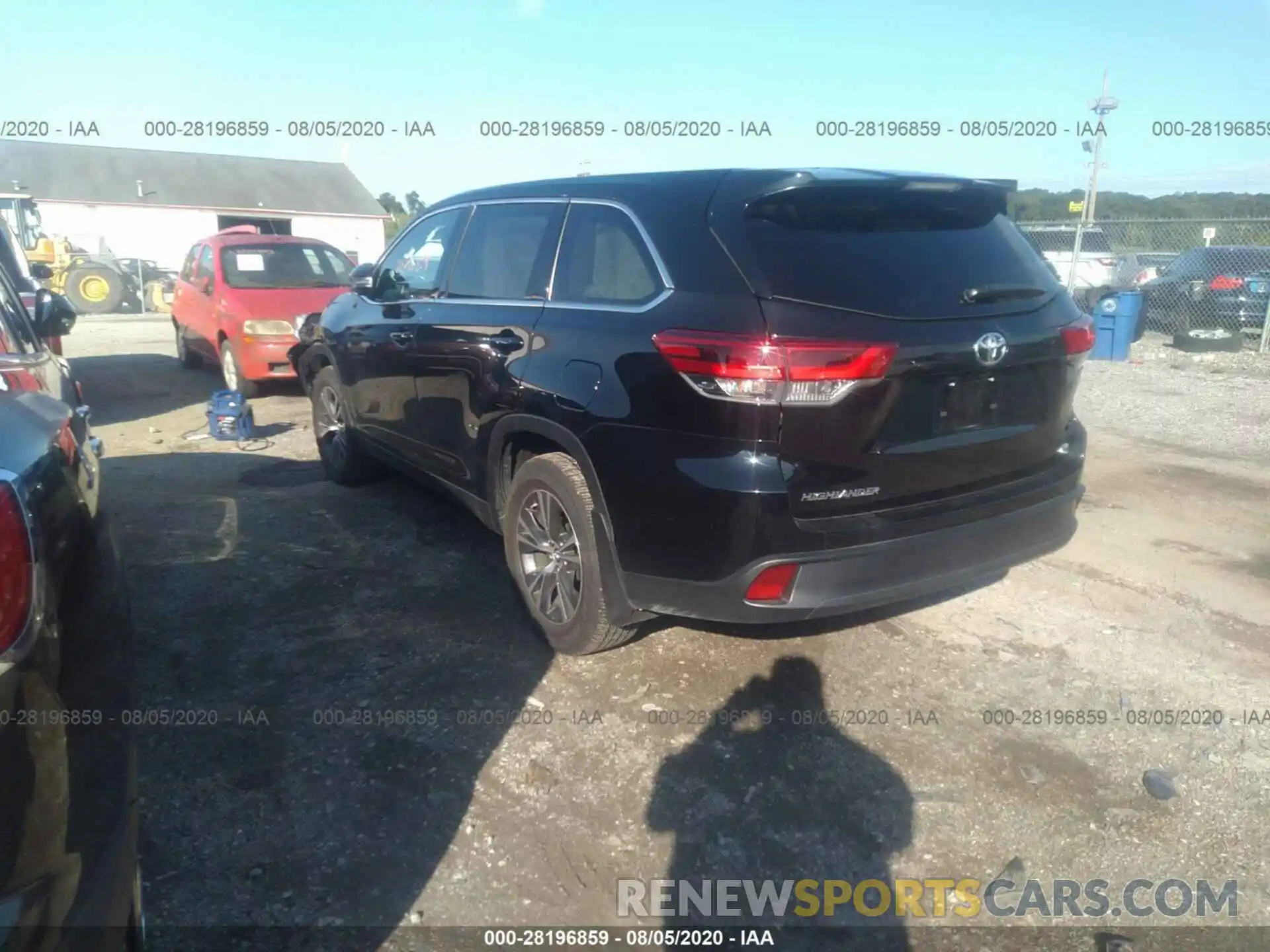 3 Photograph of a damaged car 5TDBZRFH8KS728827 TOYOTA HIGHLANDER 2019