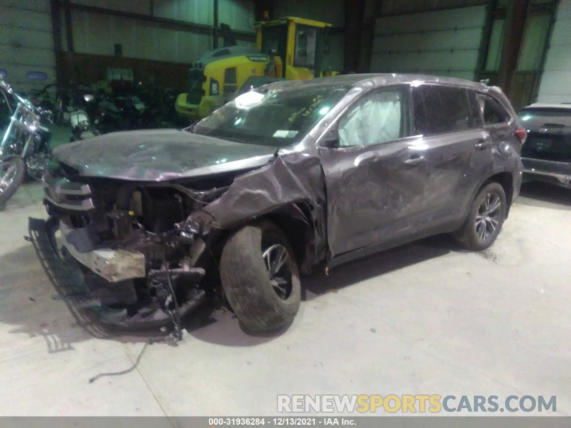 2 Photograph of a damaged car 5TDBZRFH8KS729668 TOYOTA HIGHLANDER 2019