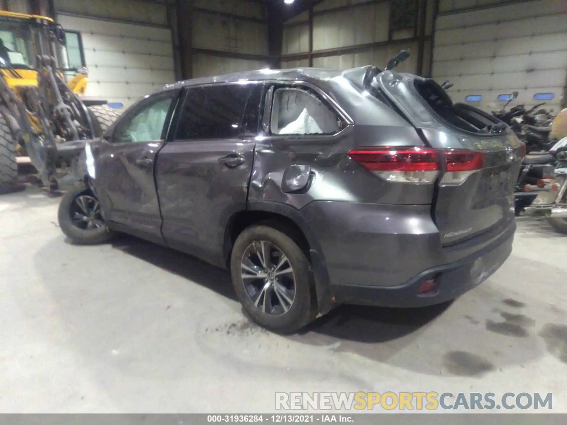 3 Photograph of a damaged car 5TDBZRFH8KS729668 TOYOTA HIGHLANDER 2019