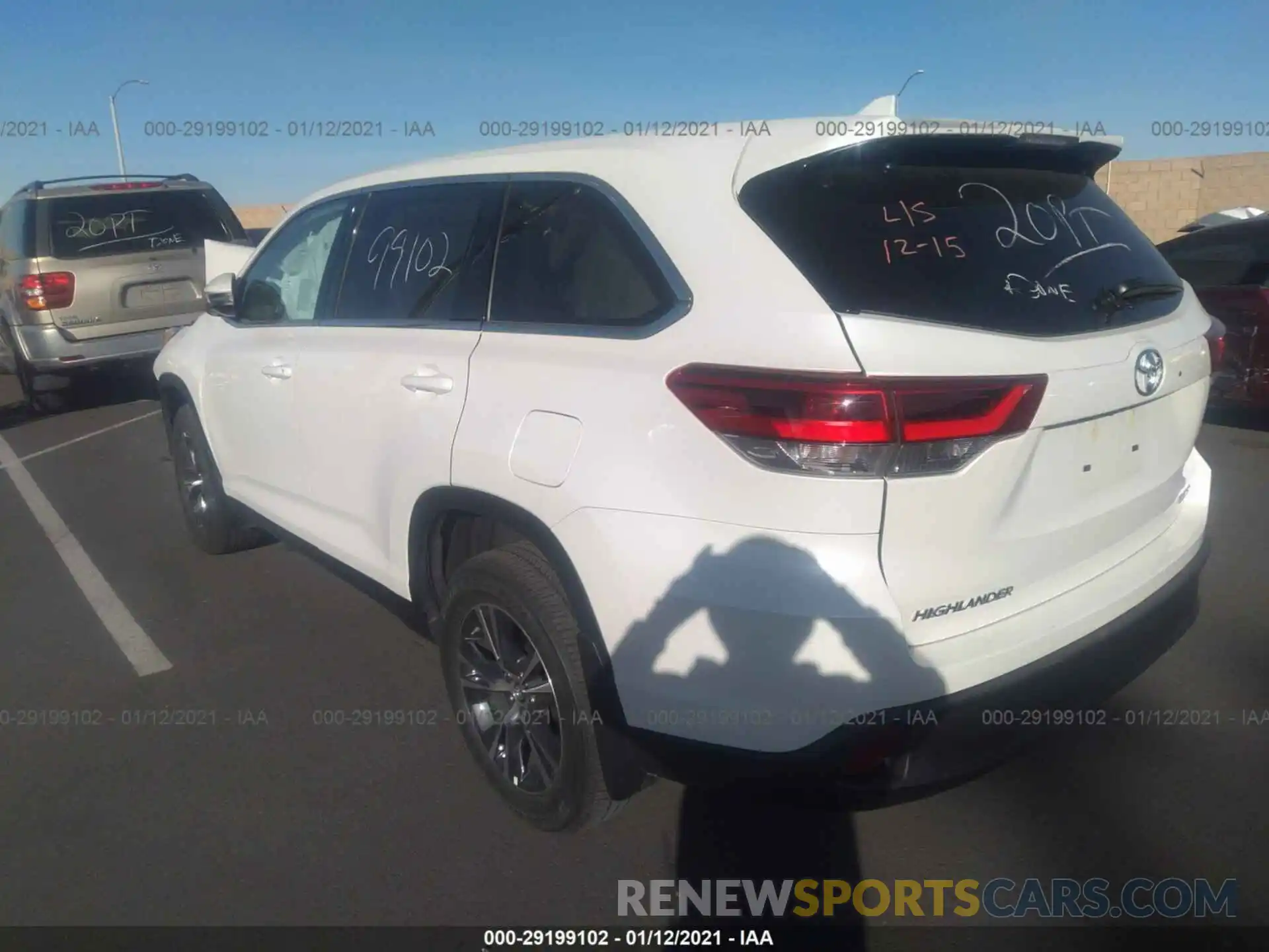 3 Фотография поврежденного автомобиля 5TDBZRFH8KS738581 TOYOTA HIGHLANDER 2019