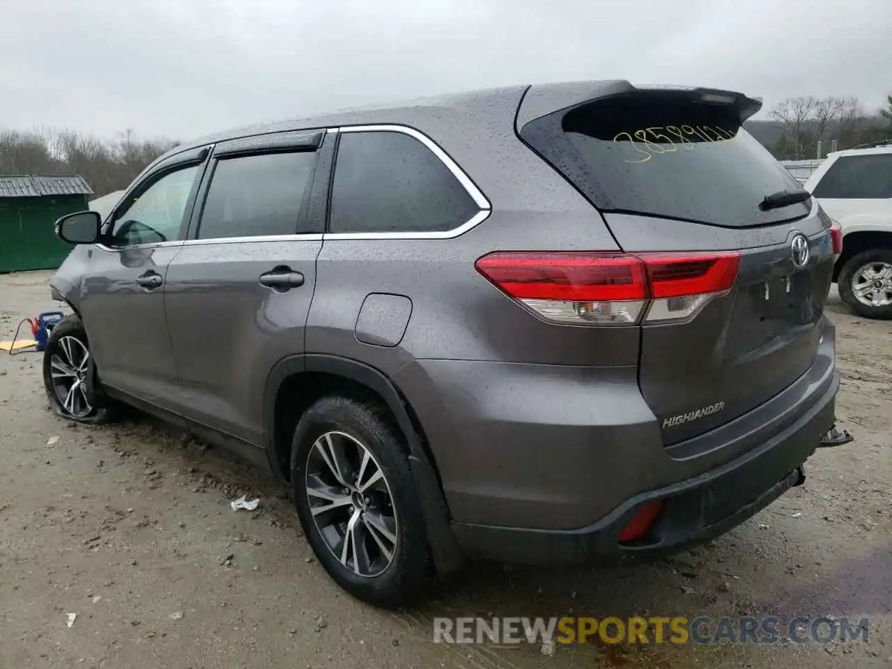 3 Photograph of a damaged car 5TDBZRFH8KS742419 TOYOTA HIGHLANDER 2019