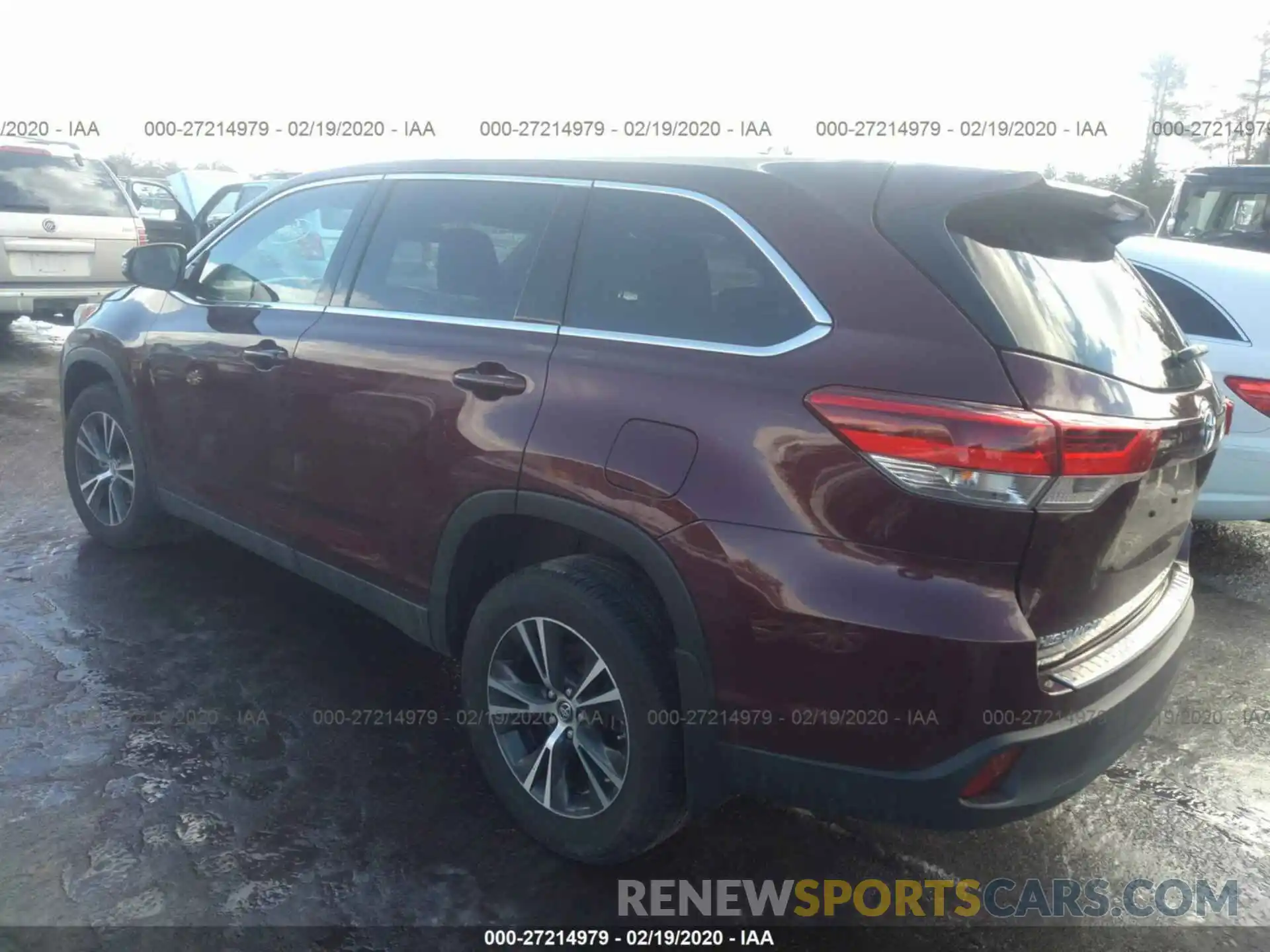 3 Photograph of a damaged car 5TDBZRFH8KS915632 TOYOTA HIGHLANDER 2019