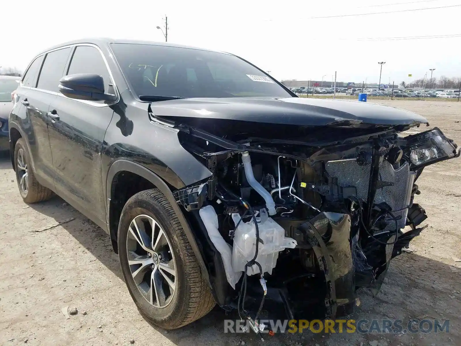 1 Photograph of a damaged car 5TDBZRFH8KS916103 TOYOTA HIGHLANDER 2019