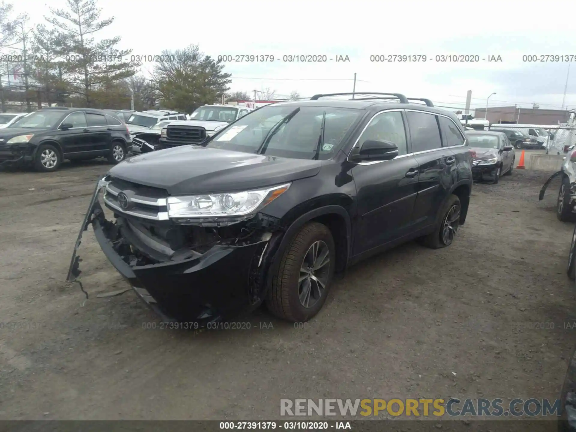 2 Photograph of a damaged car 5TDBZRFH8KS918739 TOYOTA HIGHLANDER 2019