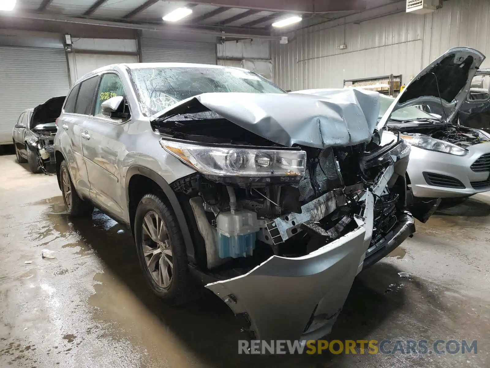 1 Photograph of a damaged car 5TDBZRFH8KS920247 TOYOTA HIGHLANDER 2019