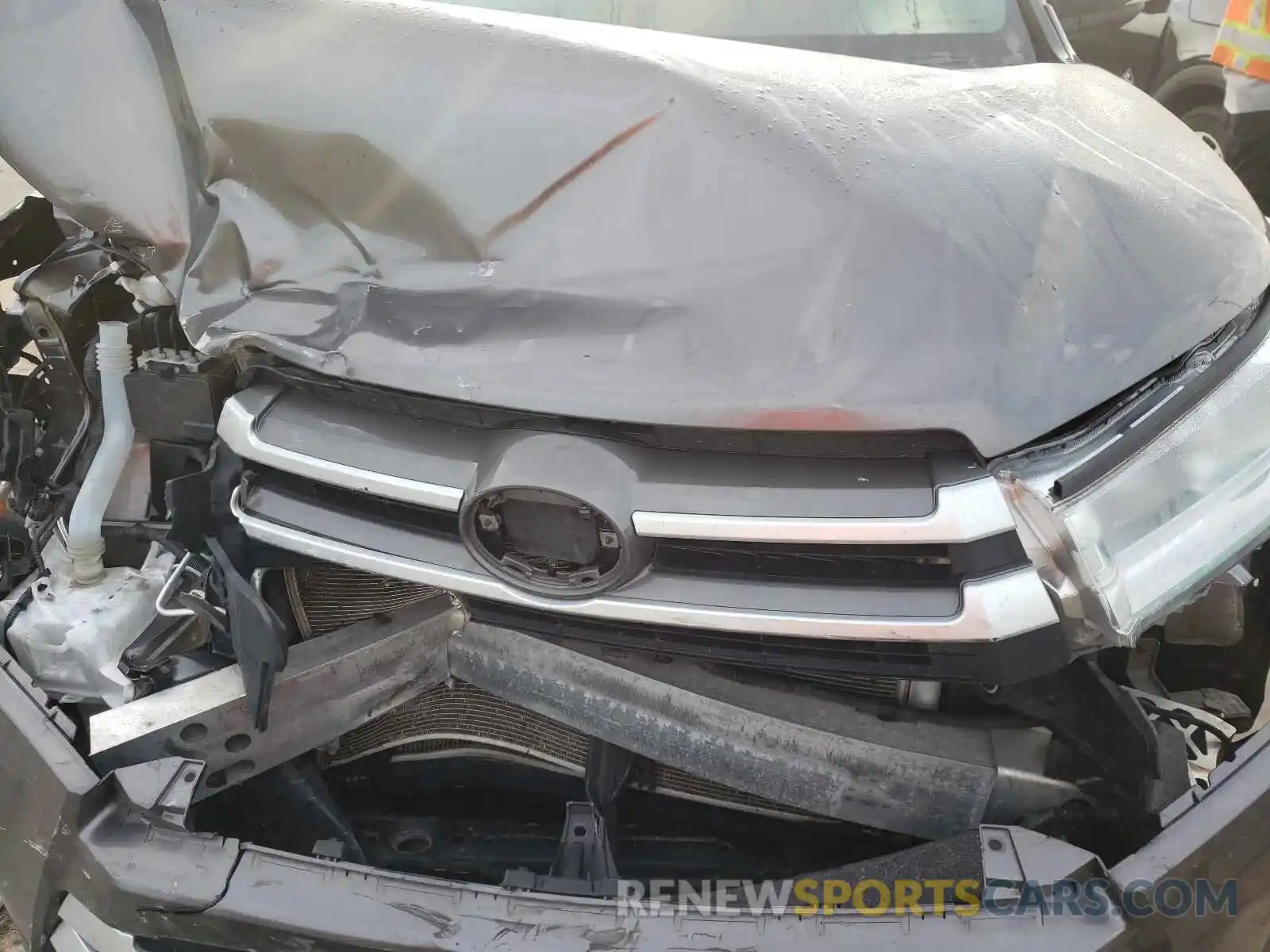 7 Photograph of a damaged car 5TDBZRFH8KS922032 TOYOTA HIGHLANDER 2019