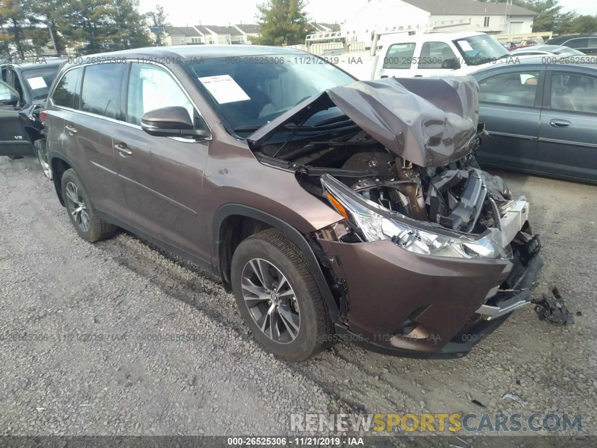 1 Photograph of a damaged car 5TDBZRFH8KS924623 TOYOTA HIGHLANDER 2019