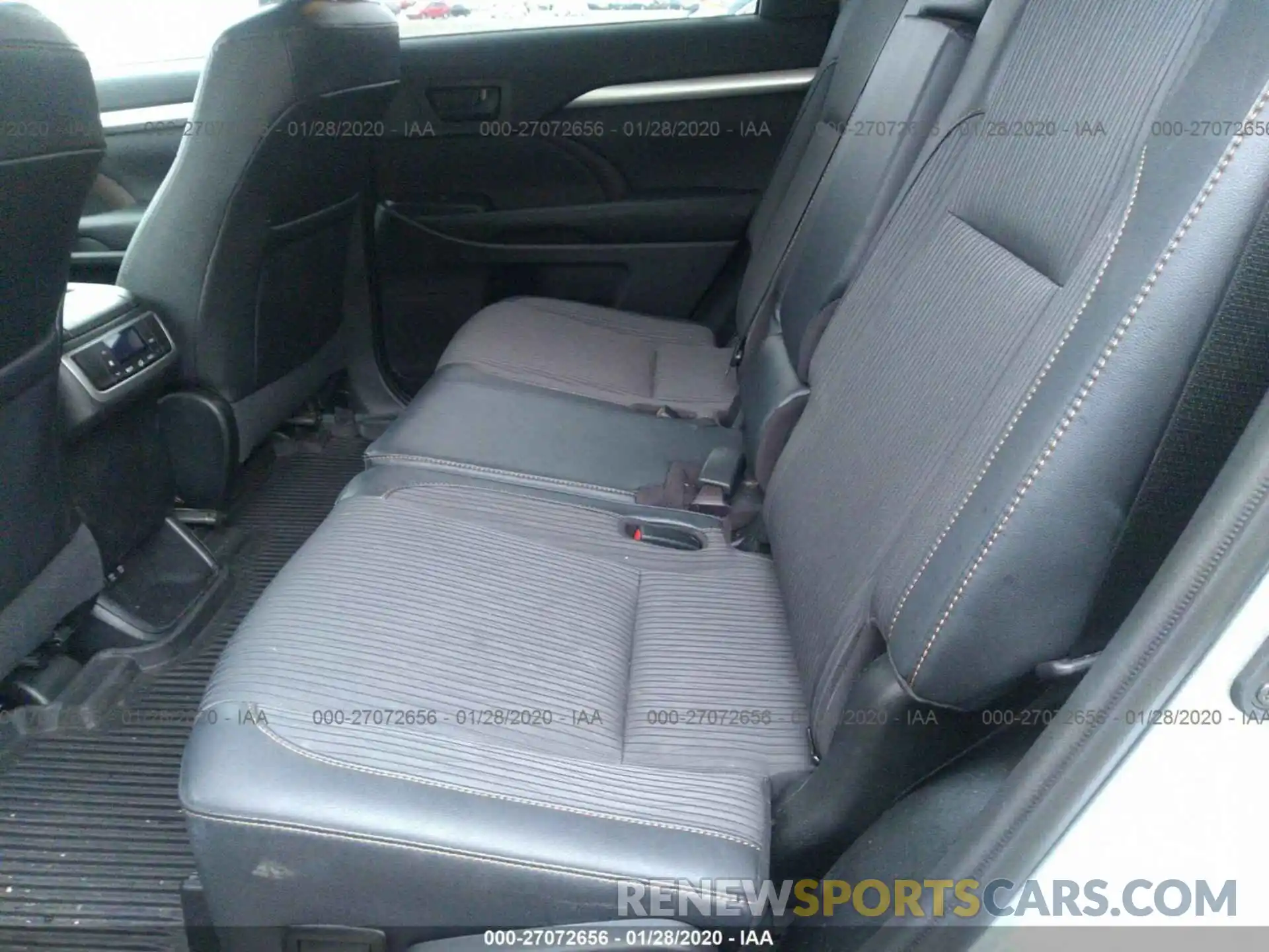 8 Фотография поврежденного автомобиля 5TDBZRFH8KS933497 TOYOTA HIGHLANDER 2019