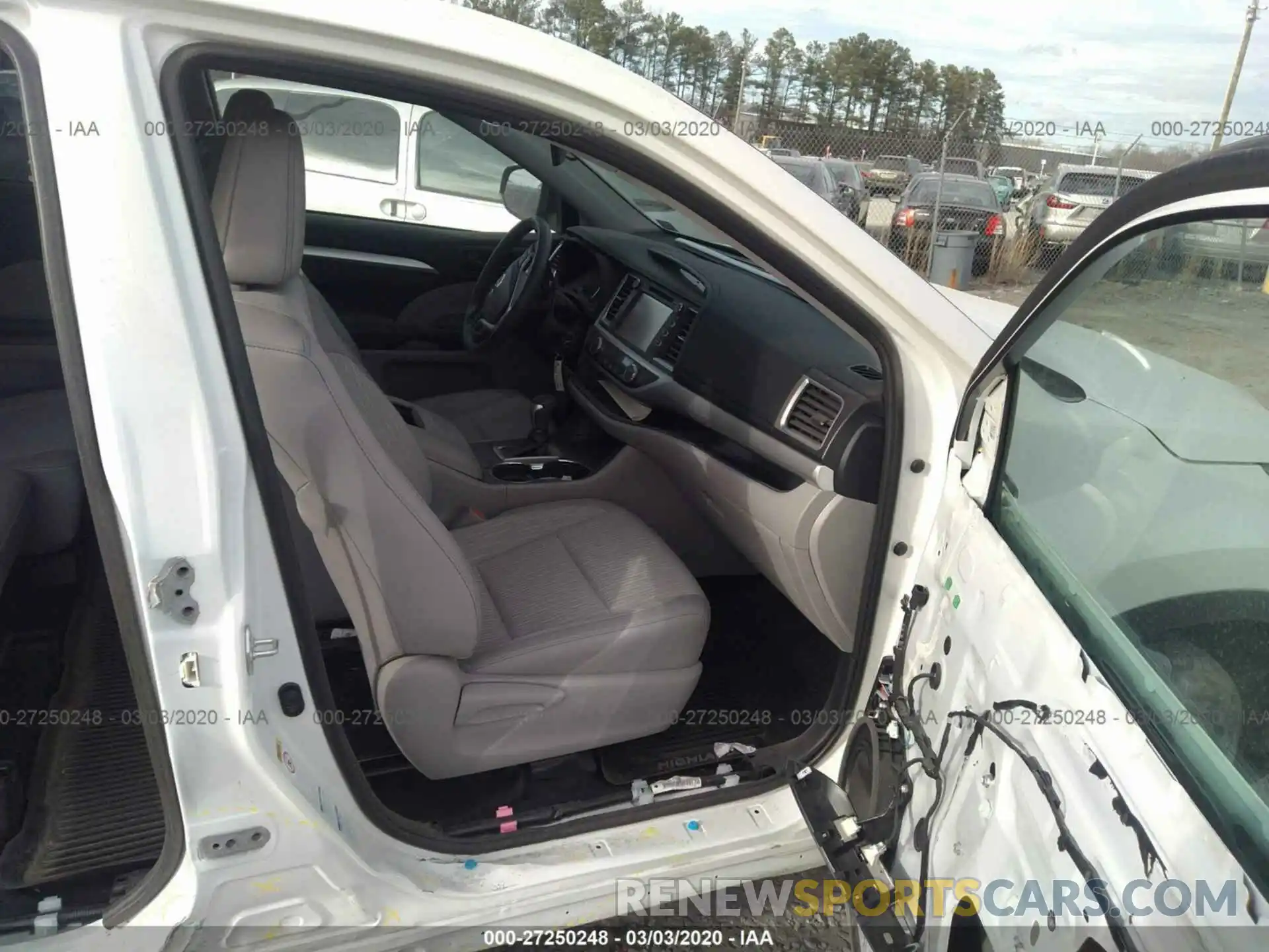 5 Photograph of a damaged car 5TDBZRFH8KS934309 TOYOTA HIGHLANDER 2019