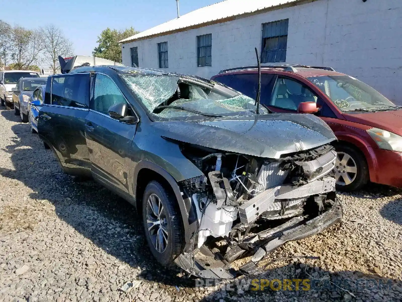 1 Photograph of a damaged car 5TDBZRFH8KS935461 TOYOTA HIGHLANDER 2019