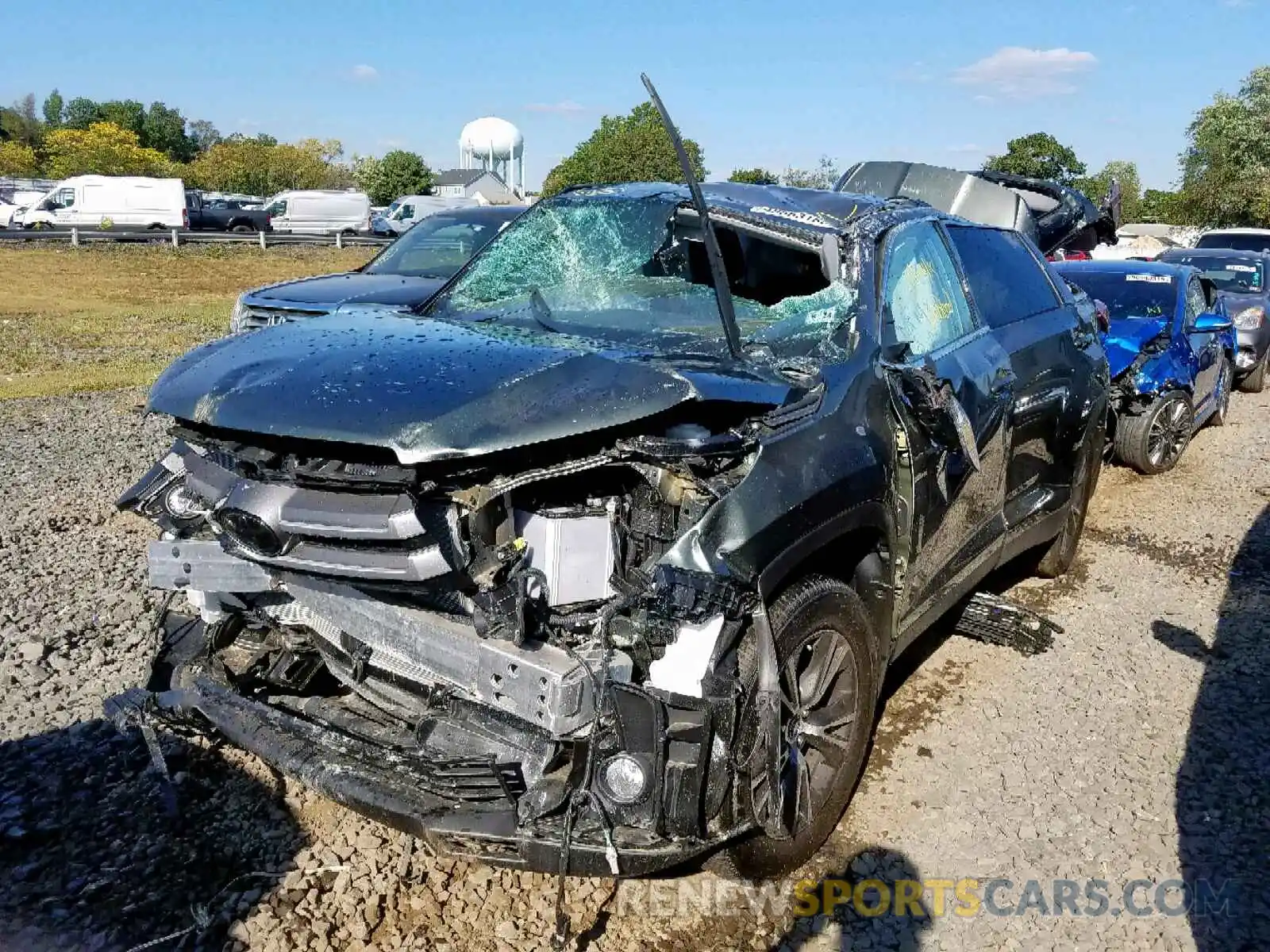 9 Photograph of a damaged car 5TDBZRFH8KS935461 TOYOTA HIGHLANDER 2019