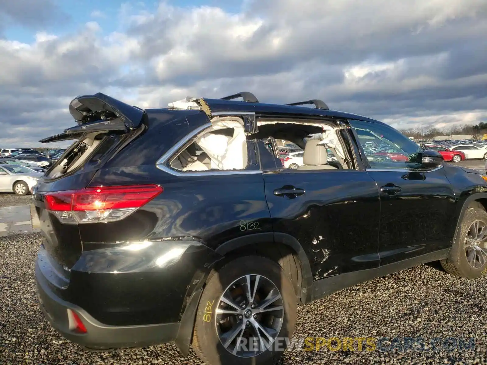 9 Фотография поврежденного автомобиля 5TDBZRFH8KS935623 TOYOTA HIGHLANDER 2019