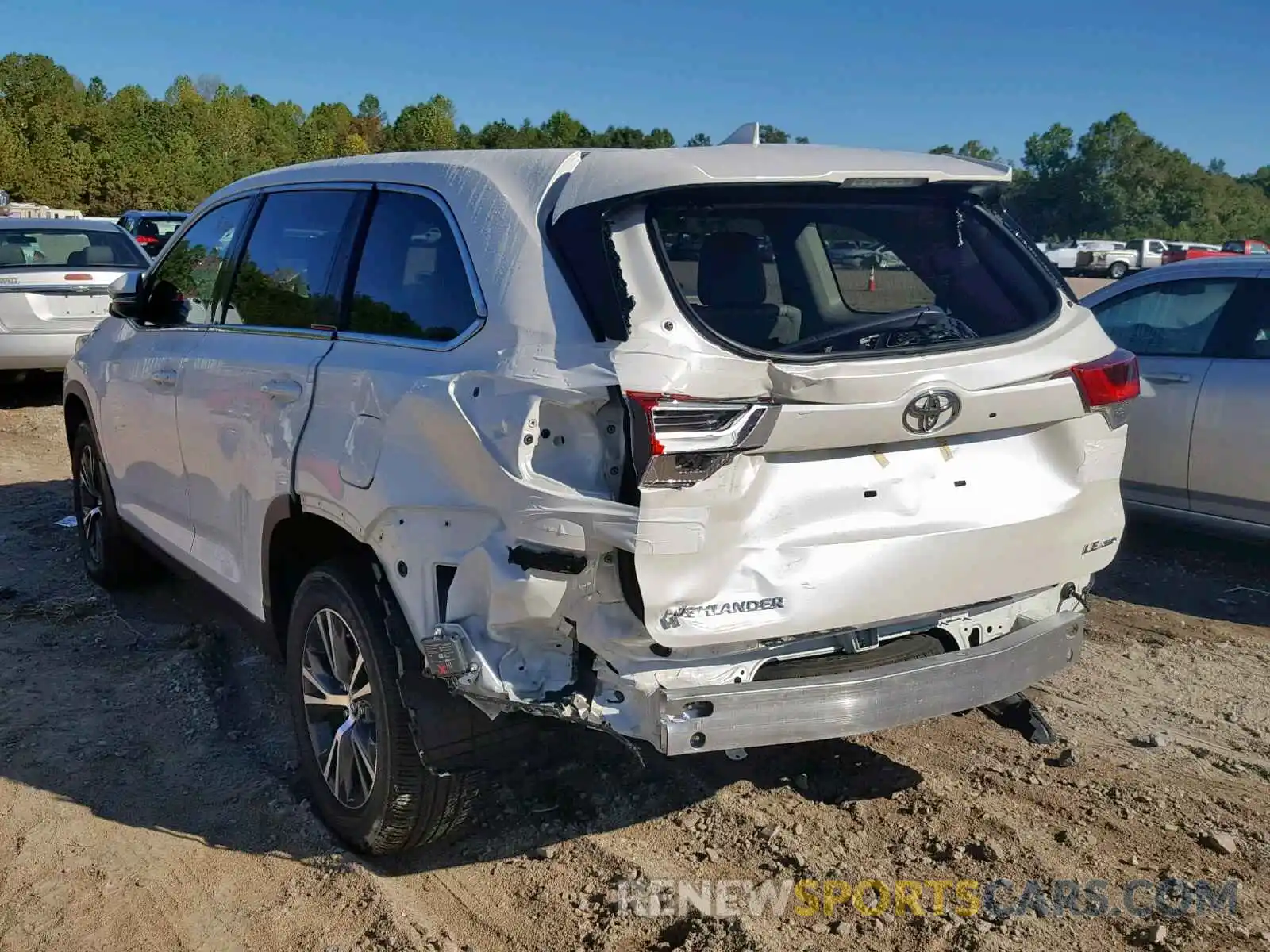 3 Фотография поврежденного автомобиля 5TDBZRFH8KS939638 TOYOTA HIGHLANDER 2019