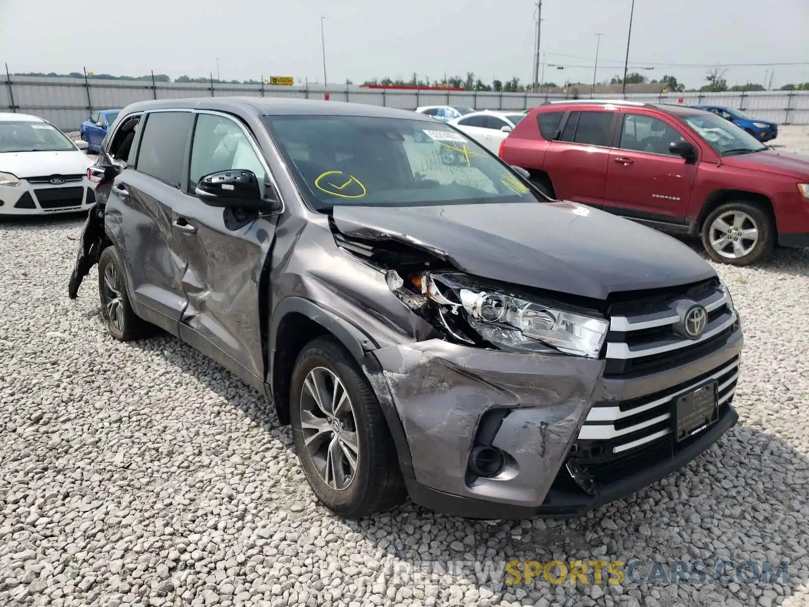 1 Photograph of a damaged car 5TDBZRFH8KS940675 TOYOTA HIGHLANDER 2019