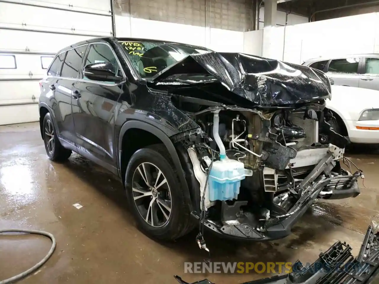 1 Photograph of a damaged car 5TDBZRFH8KS946217 TOYOTA HIGHLANDER 2019