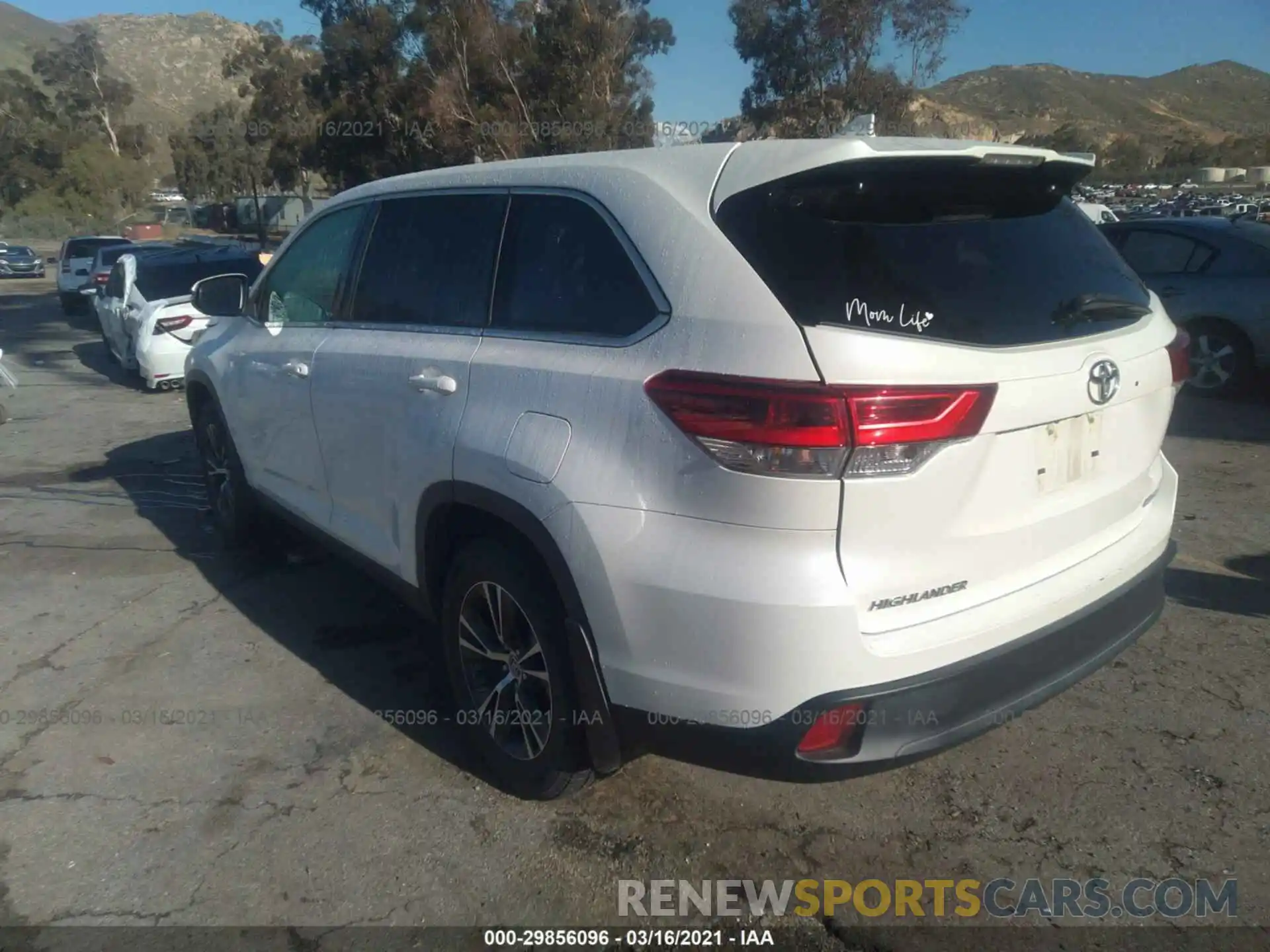 3 Photograph of a damaged car 5TDBZRFH8KS946833 TOYOTA HIGHLANDER 2019