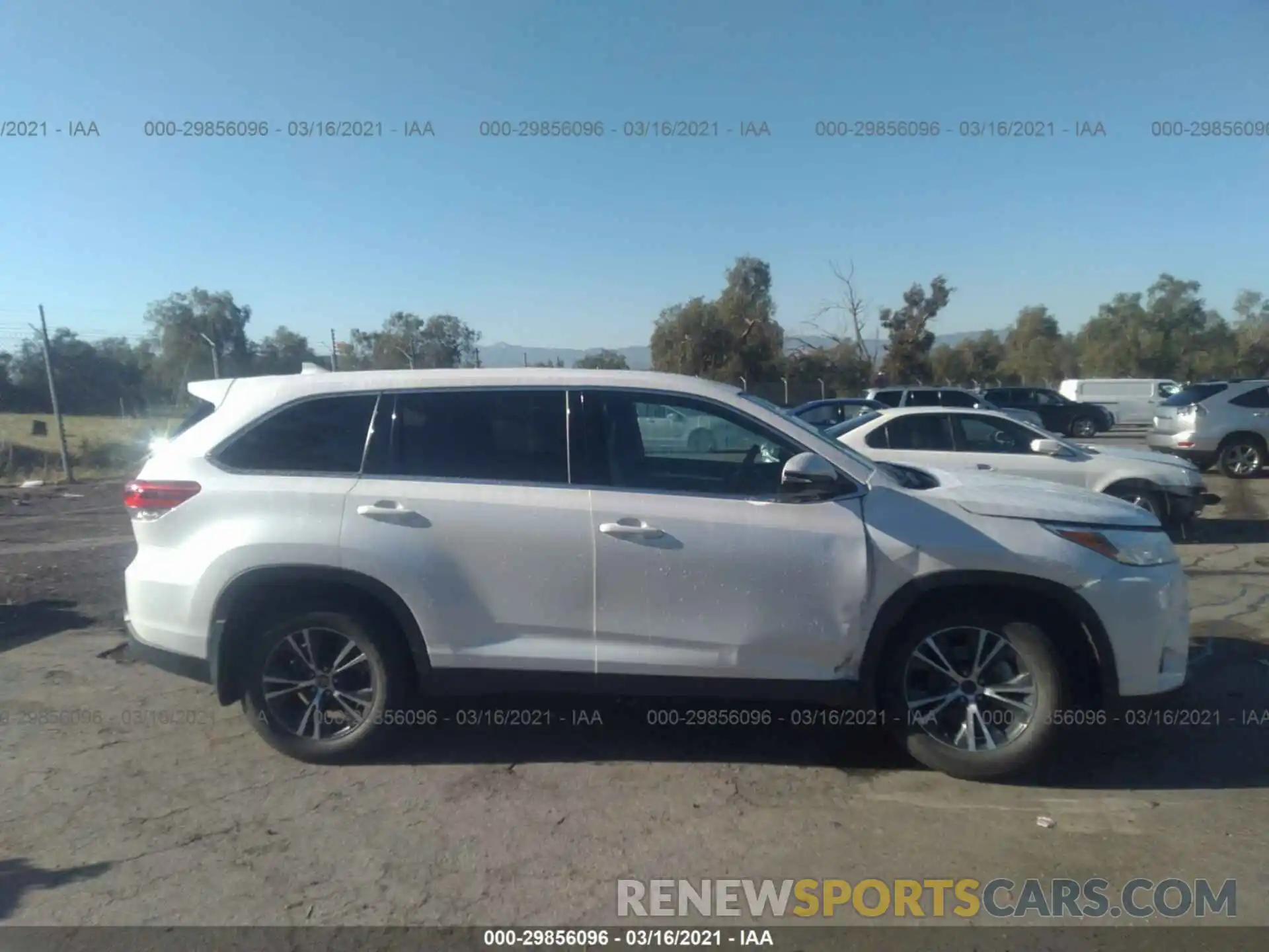 6 Photograph of a damaged car 5TDBZRFH8KS946833 TOYOTA HIGHLANDER 2019