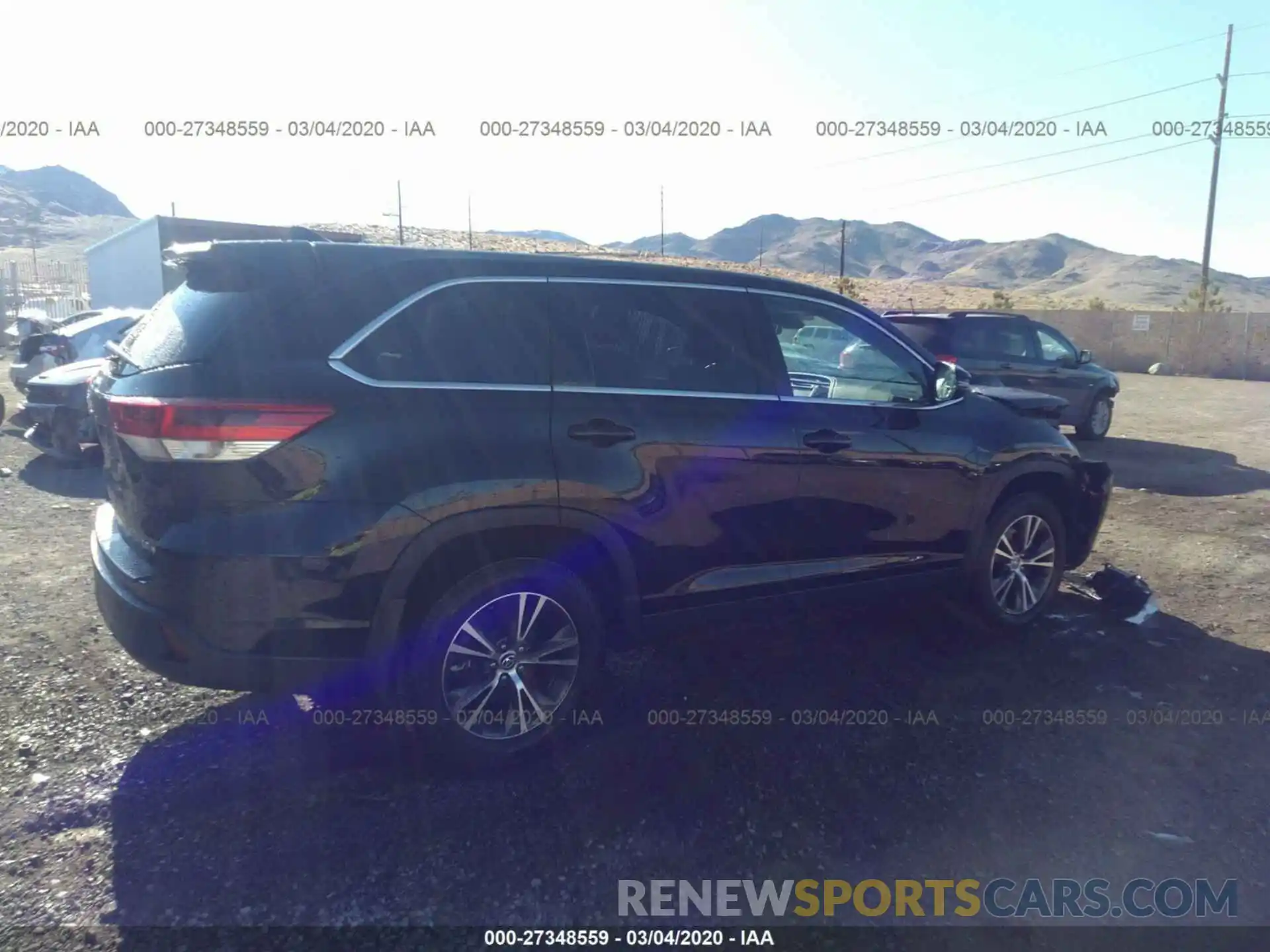 4 Photograph of a damaged car 5TDBZRFH8KS947299 TOYOTA HIGHLANDER 2019